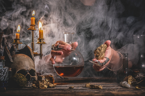 istockphoto-1283392525-170667a
